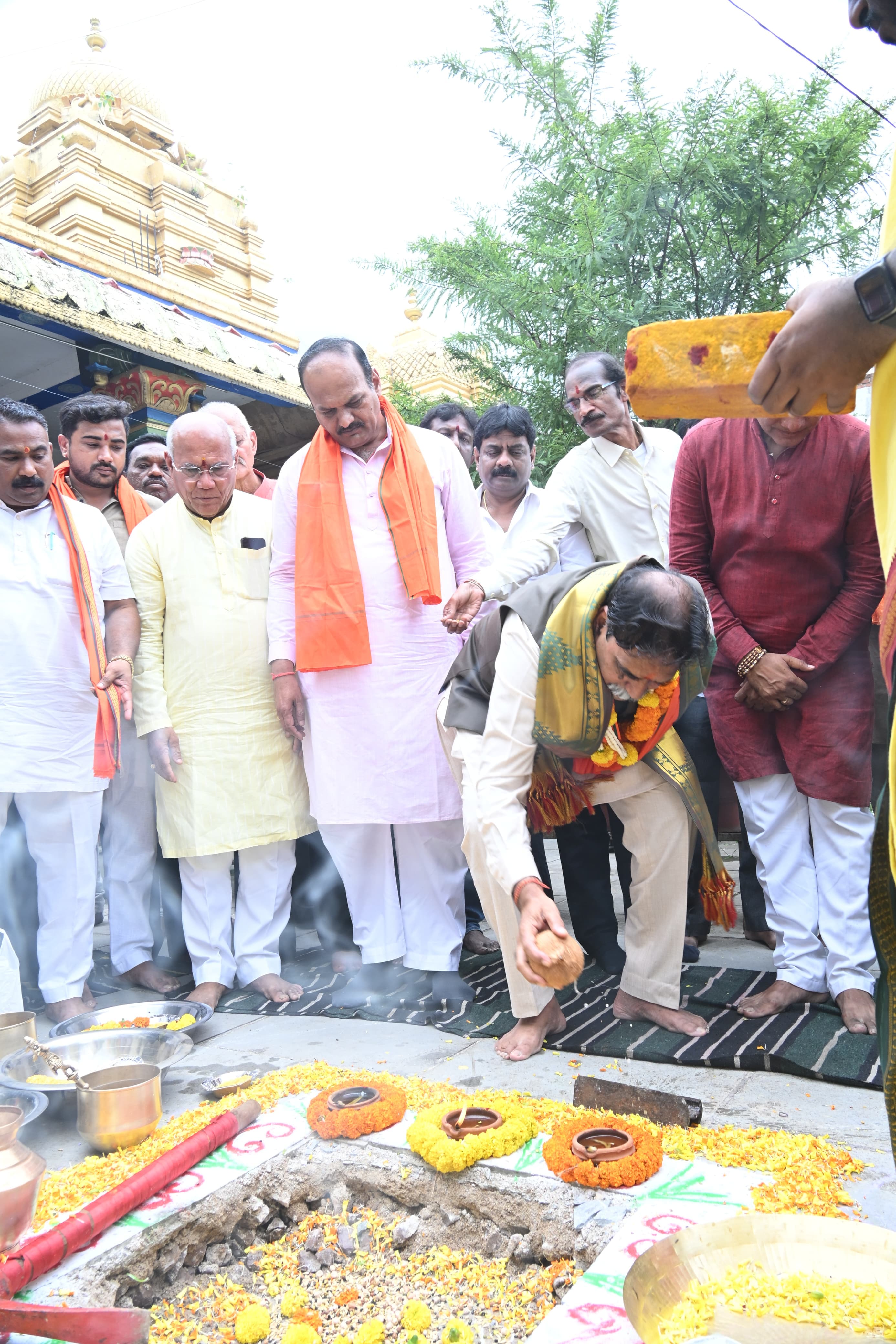 "Development is the resolution": Rajesh Moonat performed Bhoomi Pujan for works worth 65 lakhs in Janta Colony Bal Gangadhar Tilak Ward, also announced Jan Chaupal, Raipur Chhattisgarh Khabargali