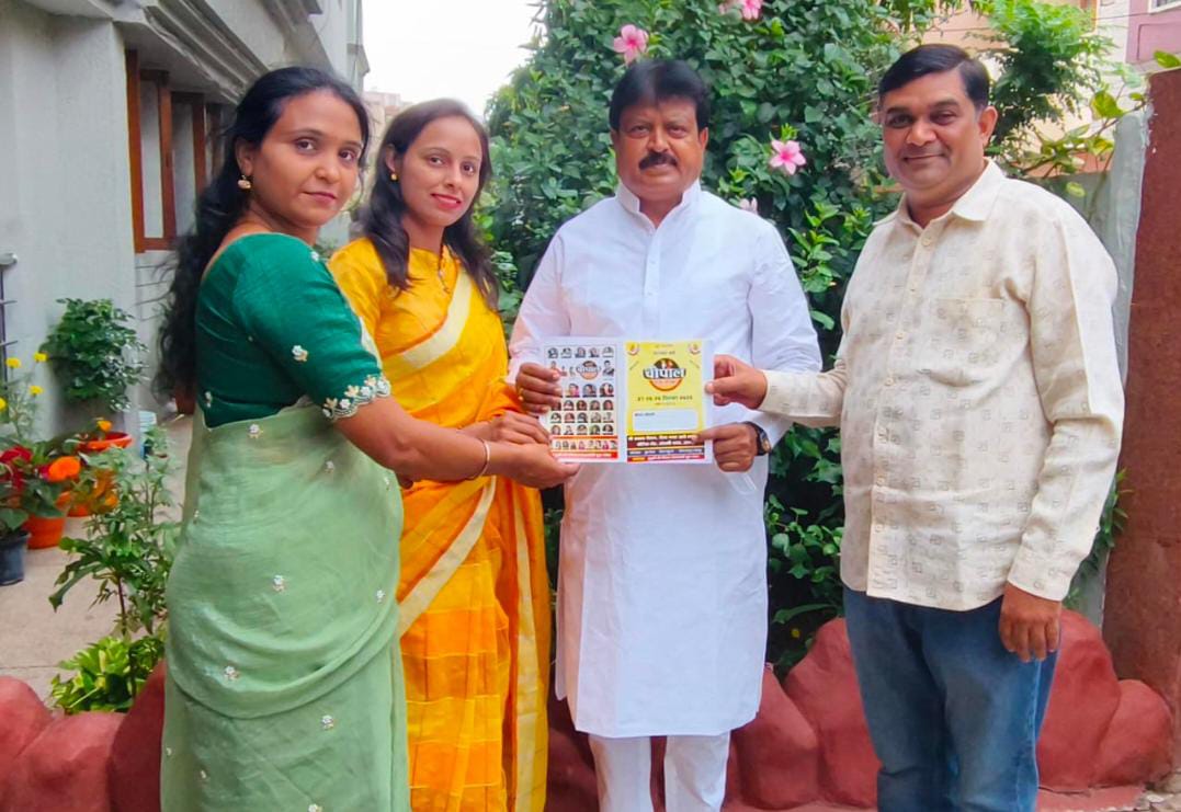 The historic 'Chaupal Raas Garba 2025' in Raipur kicks off with a bang, preparations pick up pace with the poster release; MP Brijmohan Agrawal and industrialist Rajesh Agrawal released the poster; the grand event will be held on 27, 28 and 29 September, Raipur, Chhattisgarh, Khabargali