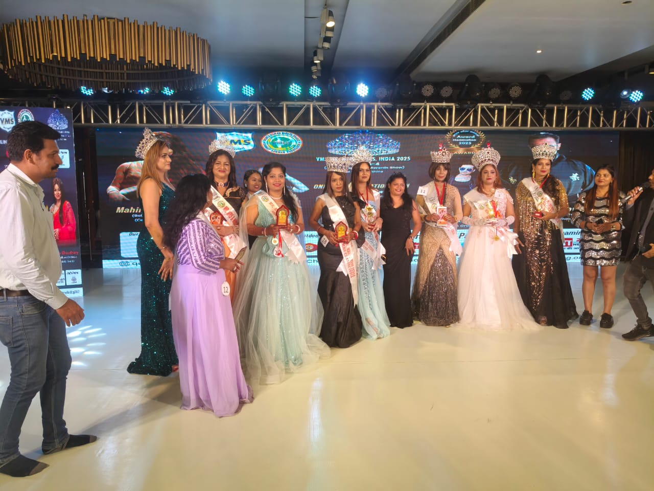 A grand celebration of 'Mr., Miss & Mrs. India 2025' and 'Bharat Gaurav Samman' was organised at Triton Hotel, Bollywood actress Mahima Chaudhary, Founder of VM Management & Securitas Jitendra Singh Chaudhary and Kavita Singh as chief guests, Raipur, Chhattisgarh, Khabargali