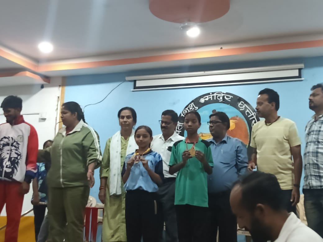 25th State Level Karate Championship: Dhanishtha Sahu of Raipur won bronze medal in Under-14 category, Coach Karate Instructor Gopal Kumar, Aastha Public School located in Kavita Nagar, Raipur, Chhattisgarh, Khabargali