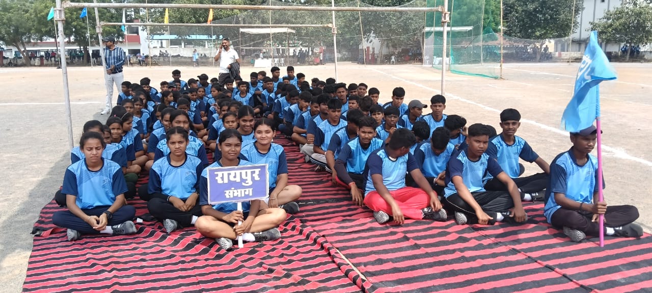 ​    ​​    ​25th State Level Karate Championship: Dhanishtha Sahu of Raipur won bronze medal in Under-14 category, Coach Karate Instructor Gopal Kumar, Aastha Public School located in Kavita Nagar, Raipur, Chhattisgarh, Khabargali