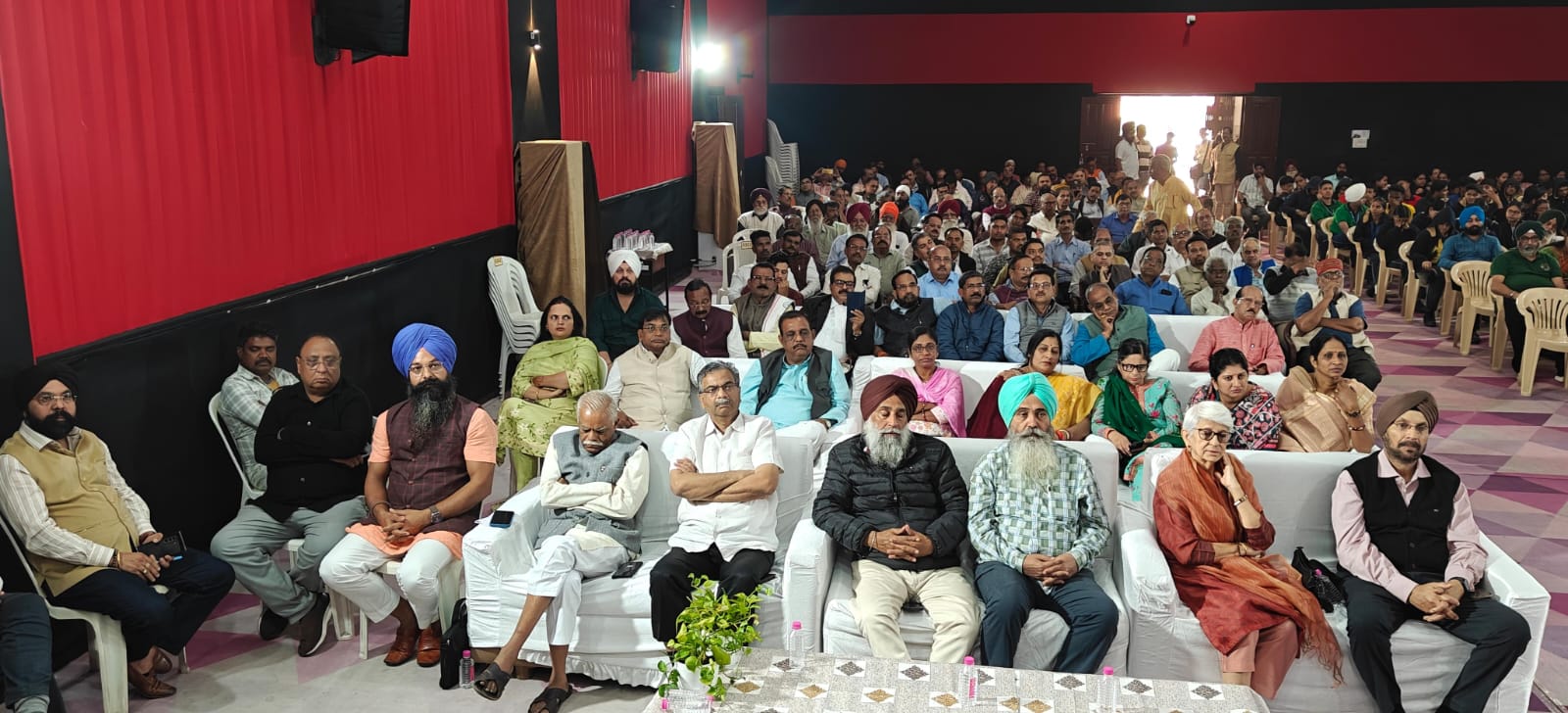 Shri Guru Tegh Bahadur Ji is the confluence of bravery, forgiveness and sacrifice – Rammadatta Chakradhar, All Society Seminar organized on the 350th Martyrdom Centenary at Khalsa School Raipur, Chhattisgarh, Khabargali