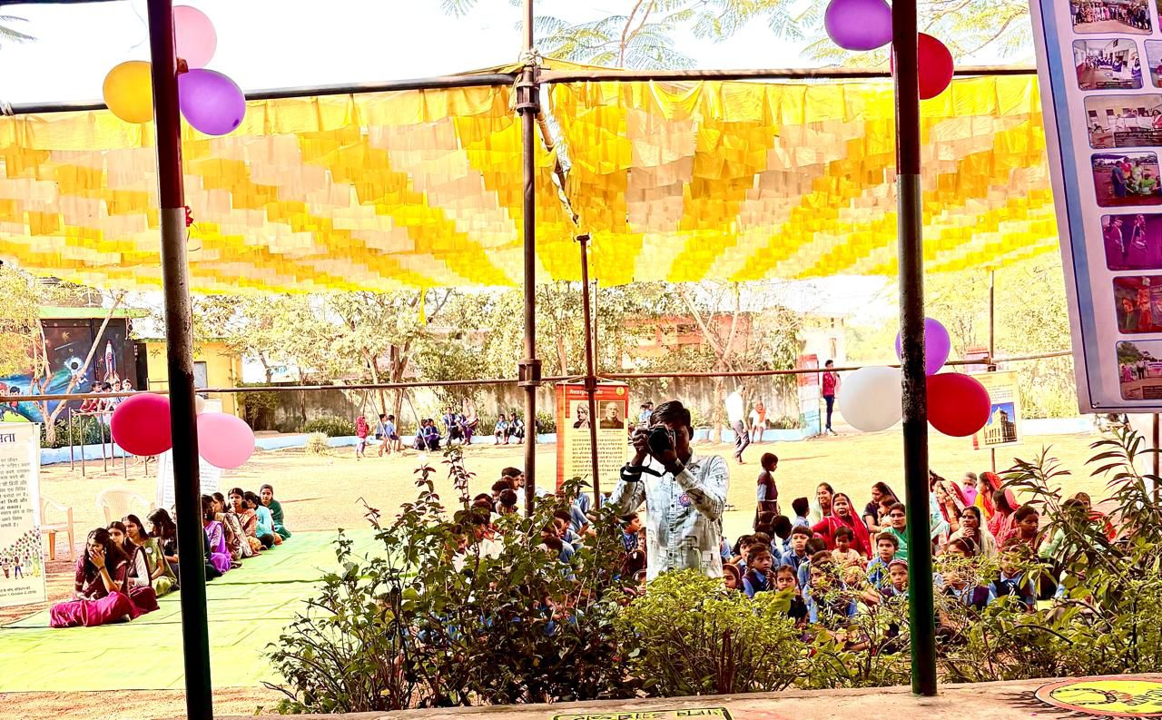 Abhanpur College's seven-day NSS camp, focused on human rights, health, and rural development, was held at Government Kavyopadhyaya Hiralal College, Abhanpur.  The event was organized by the National Service Scheme and attended by Manish Mishra, Joint Director of the Chhattisgarh Human Rights Commission, college principal Dr. Pradeep Kumar Shukla, heart surgeon Dr. Krishnakant Sahu, Dr. Sandhya Sahu, village sarpanch Ishwari Sahu and Akshay Sahu. Chhattisgarh, Khabargali