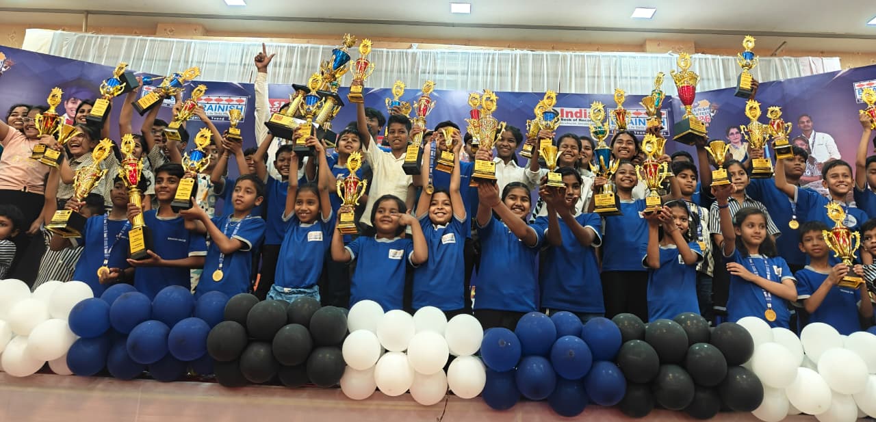 Raipur children showed the power of 'Human Calculator', Shailendra Nagar children hoisted the flag of success in Brainish Abacus Megafest, Vedika Sundarani, Aaradhya Chauhan became 'Champions', Master Trainer of Brainish Abacus Mrs. Deepa Shukla and Trainer Mrs. Sapna Rathore, Chhattisgarh, Khabargali