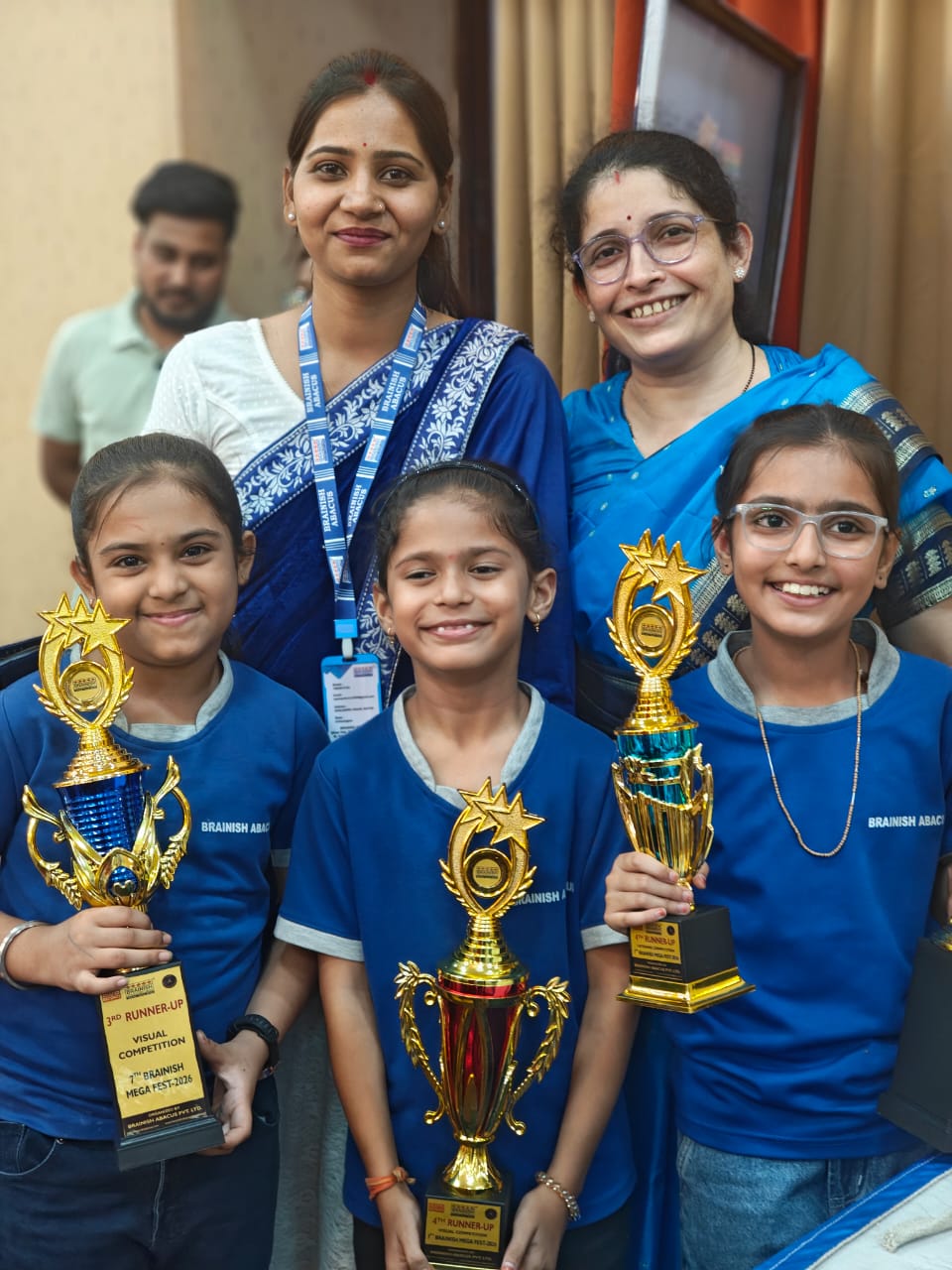 Raipur children showed the power of 'Human Calculator', Shailendra Nagar children hoisted the flag of success in Brainish Abacus Megafest, Vedika Sundarani, Aaradhya Chauhan became 'Champions', Master Trainer of Brainish Abacus Mrs. Deepa Shukla and Trainer Mrs. Sapna Rathore, Chhattisgarh, Khabargali