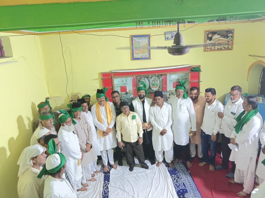 Preparations for the 60th Urs of Hazrat Syed Khaki Shah Wali Rahmatullah Aleh in Madarwada, Urs Committee meeting held with communal harmony, Khiraj-e-Aqidat and prayers for peace and brotherhood in the country, Haj pilgrims honored, Chairman of Chhattisgarh State Haj Committee Mr. Mirza Ejaz Baig, Chairman of Seerat Committee Mr. Sohail Sethi, Managing Director of Vedic News Channel Syed Salma, Raipur, Chhattisgarh, Khabargali