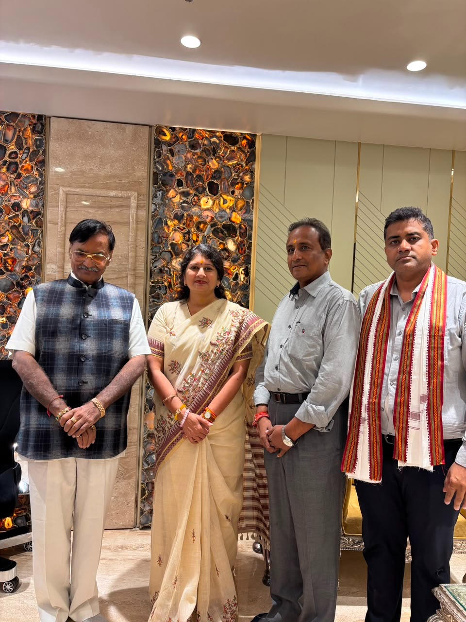 'Johar Jagannath' created a buzz at AT Palace, poster of 'Miss Raipur Season 2' released Anopchand Tilokchand, Chairperson of Child Rights Protection Commission Dr. Varnika Sharma became the chief guest at the 70th year celebration of AT Jewellers, Chairman Tilokchand Bardia, Nitin Bardia, Raipur, Chhattisgarh, Khabargali