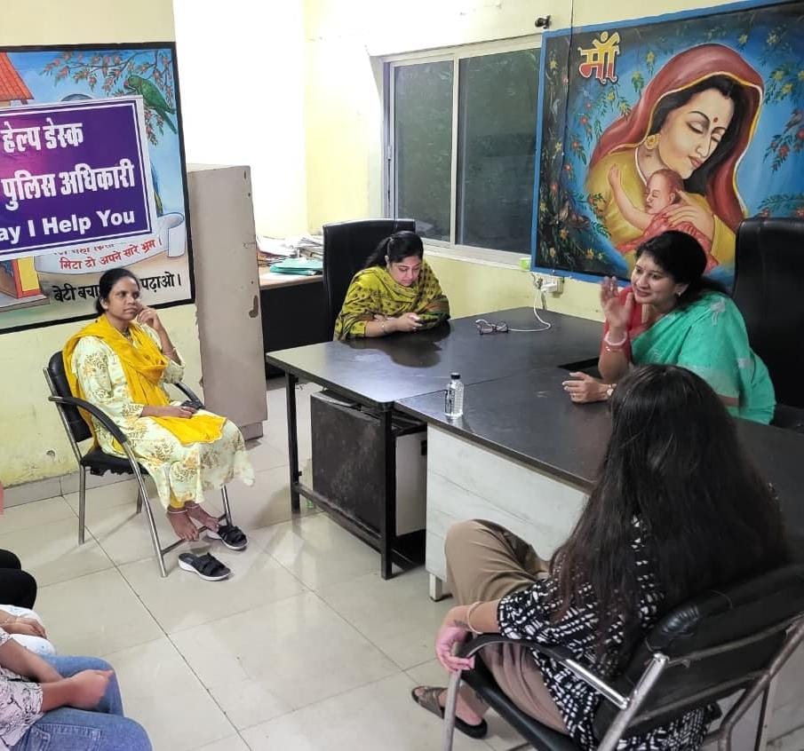 Due to the solid monitoring of the commission and the hard work of SJPU police, the girl returned safely. After 4 days of surveillance, the missing girl from Bilaspur was found at the border. Raipur, Khabargali, Dr. Varnika Sharma, Chairperson of Chhattisgarh State Child Rights Protection Commission