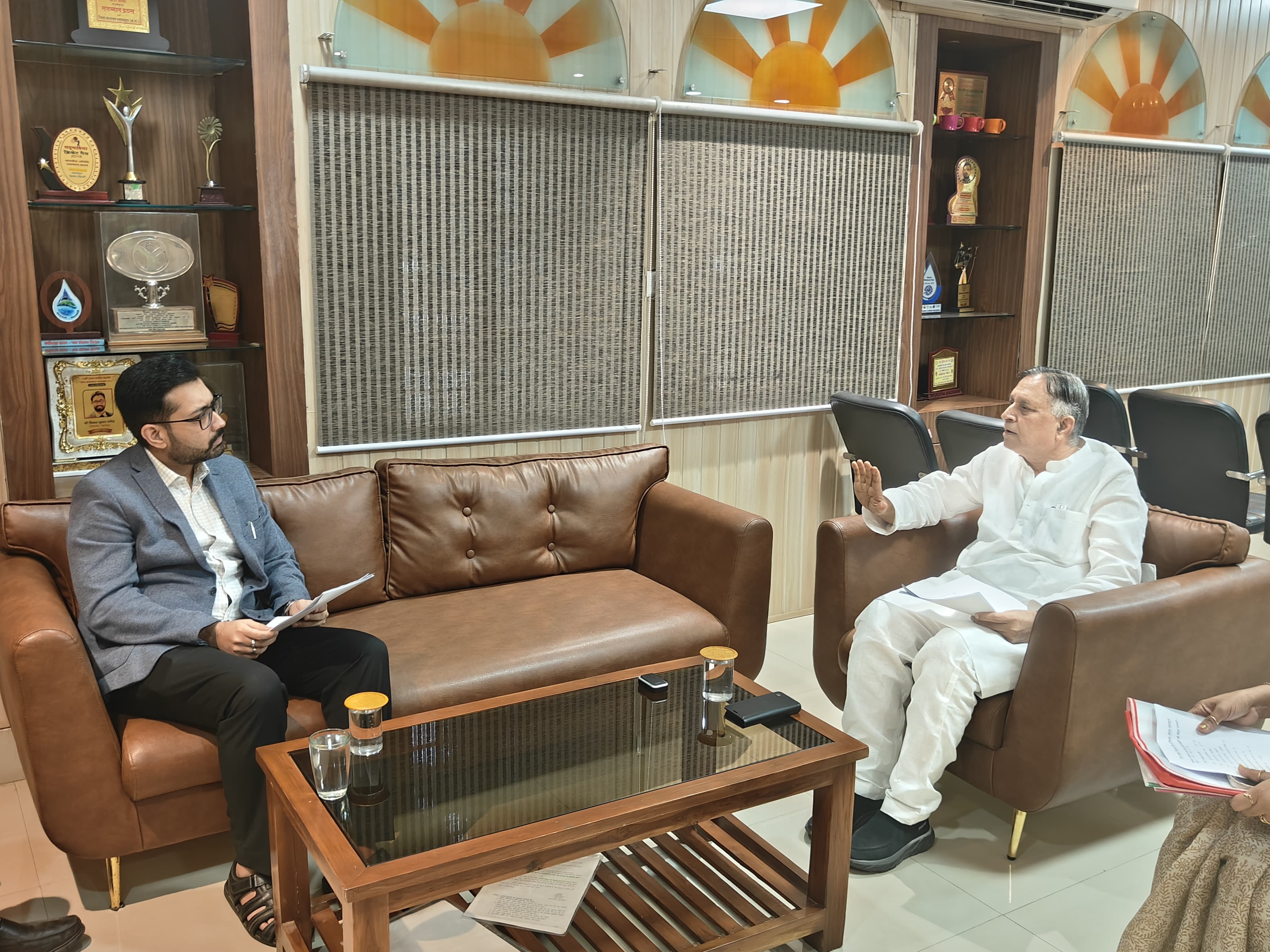A new example of 'Atmanirbhar Chhattisgarh' for the differently-abled: Loan review meeting concluded at Mahasamund Collectorate, new momentum gained, Chhattisgarh Disabled Finance and Development Corporation Chairman Lokesh Kavadiya, Collector Vinay Kumar Langeh, Raipur, Chhattisgarh, Khabargali