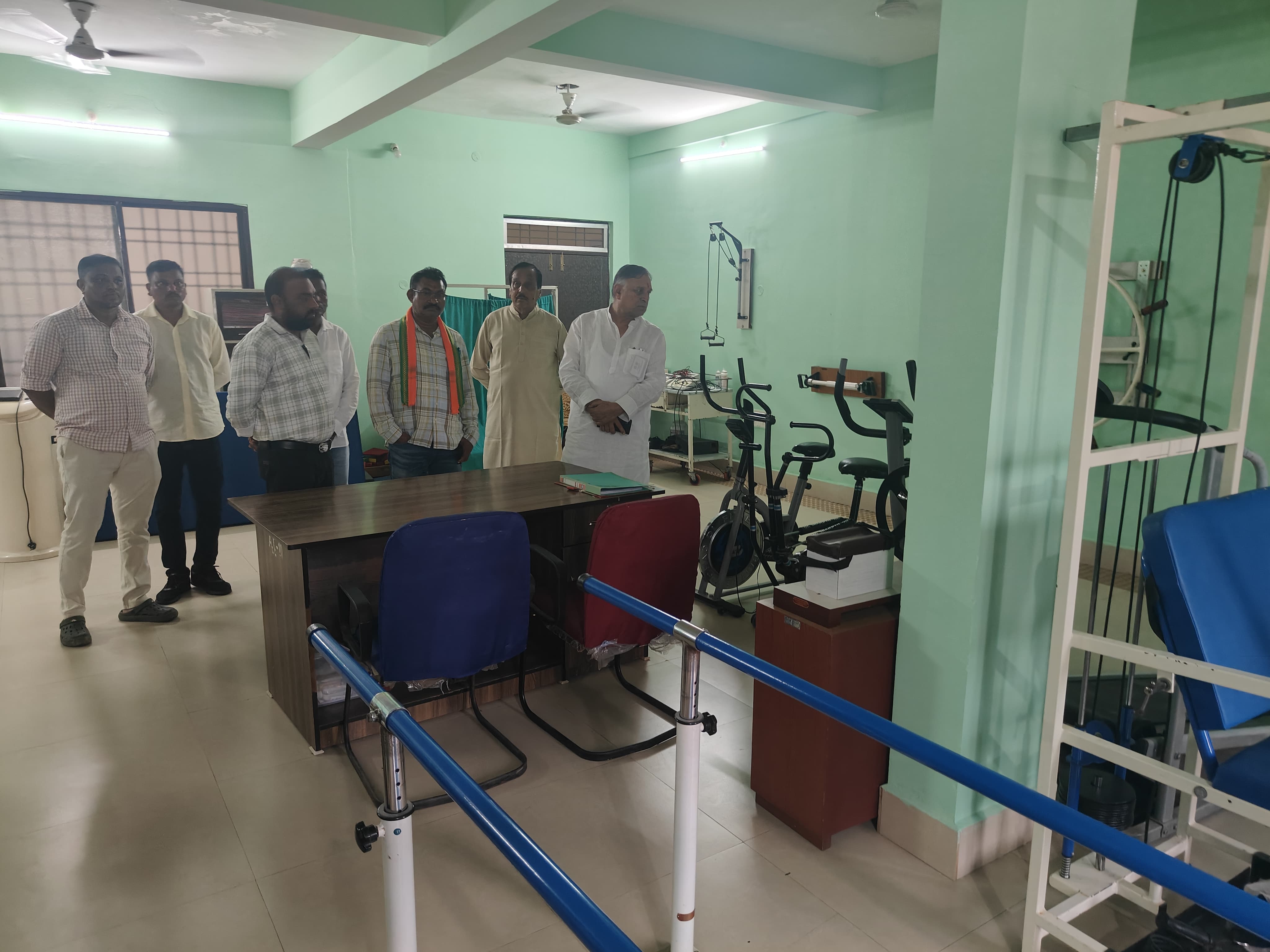 Chhattisgarh Handicapped Finance and Development Corporation Chairman Lokesh Kavadiya Aakar Disabled School Sukma Sukma News Artificial limbs for disabled children Chhattisgarh Handicapped Finance and Development Corporation Disabled Rehabilitation Sukma Education News Artificial Limb Scheme Chhattisgarh, Khabargali