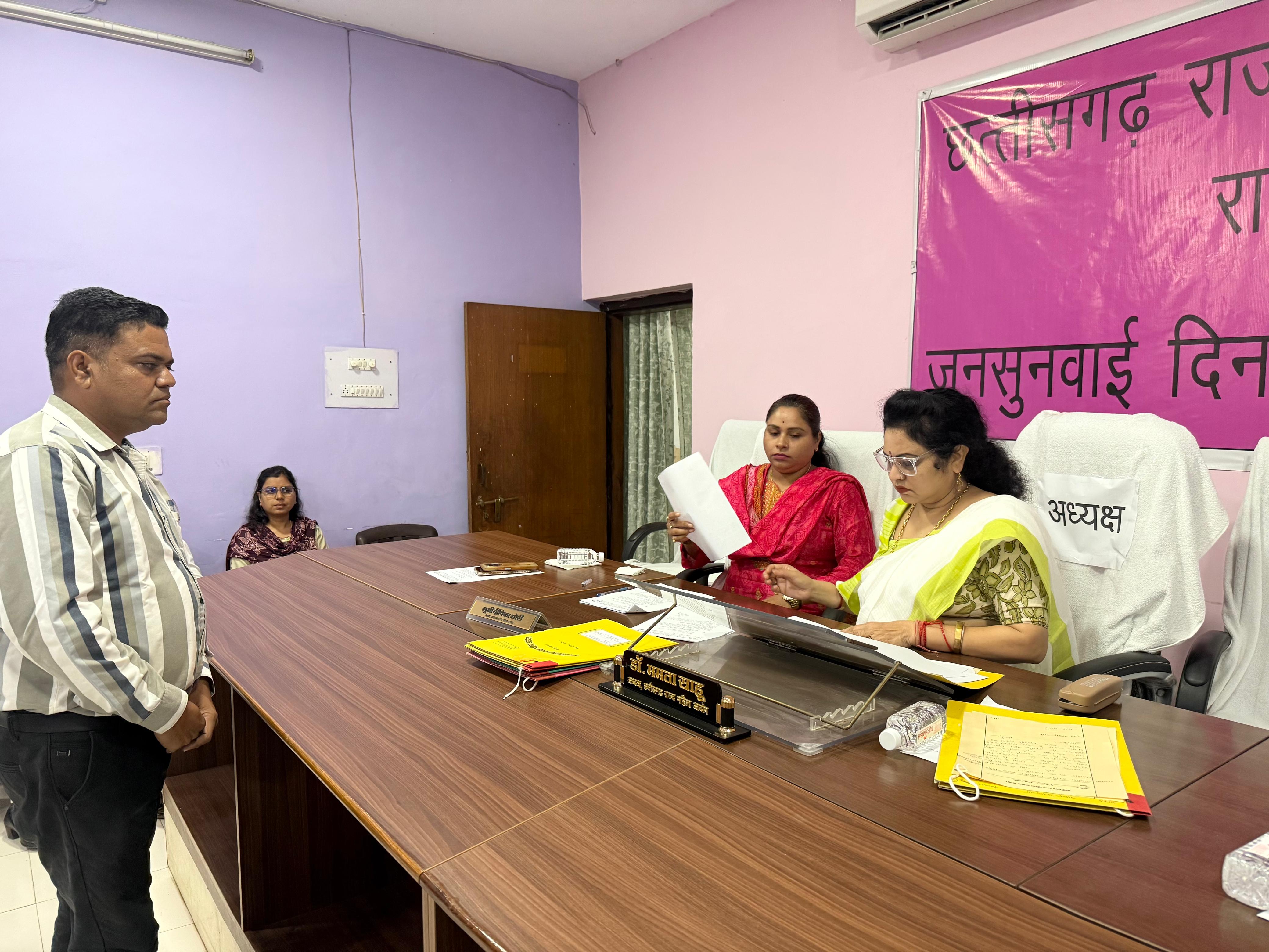Tarnishing the image by making objectionable pictures created with AI viral on social media is a cyber crime, Women Commission advised filing an FIR, Dr. Mamta Sahu, Chairperson of Chhattisgarh State Women Commission, Ms. Deepika Shori, Member, Khabargali