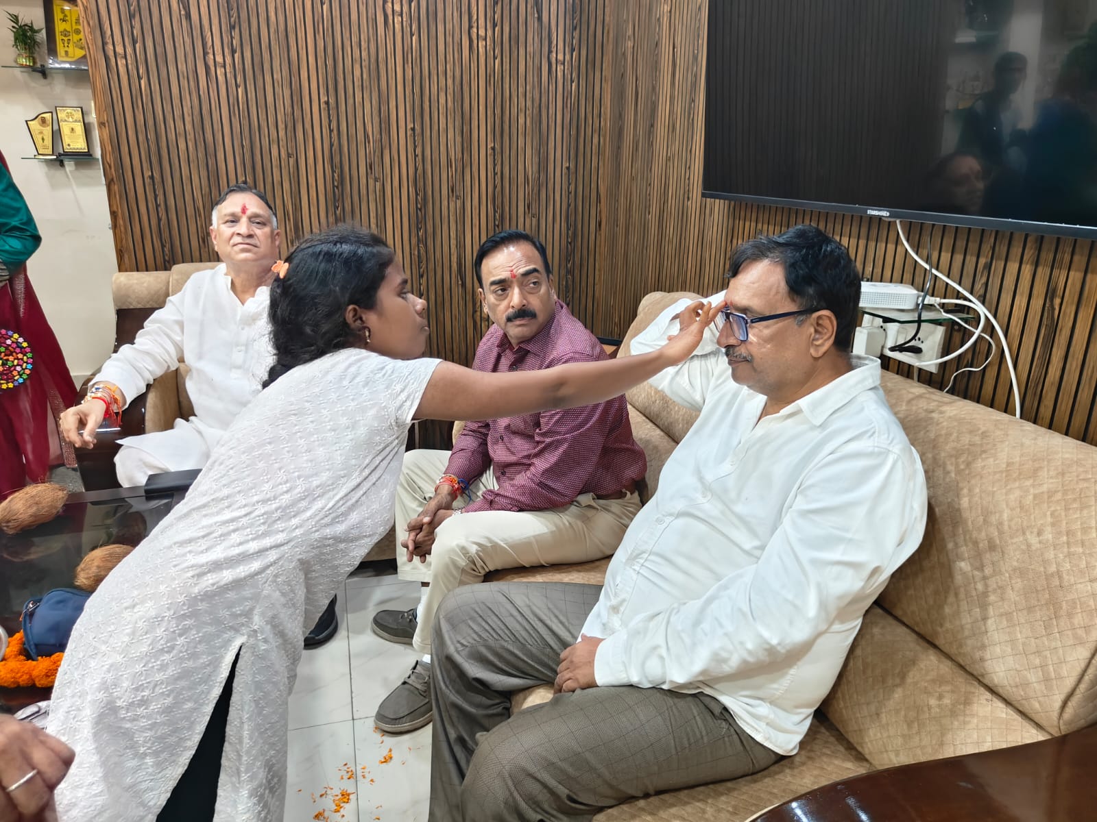 Raipur, Lokesh Kavadiya, Rakshabandhan, Disabled Finance and Development Corporation, disabled sisters, Tarini Nishad, Rajim, Chhattisgarh News, Khabargali