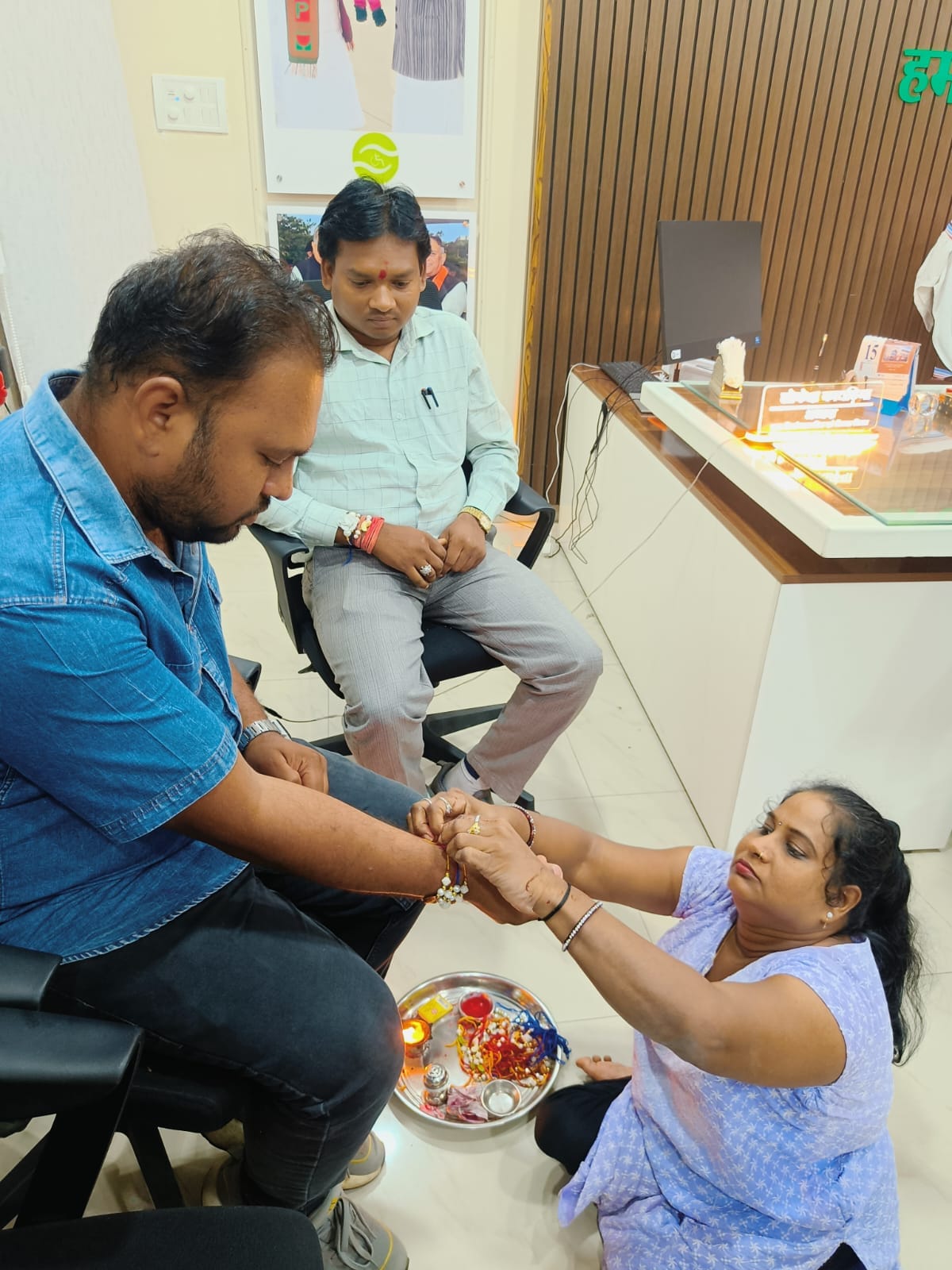 Raipur, Lokesh Kavadiya, Rakshabandhan, Disabled Finance and Development Corporation, disabled sisters, Tarini Nishad, Rajim, Chhattisgarh News, Khabargali