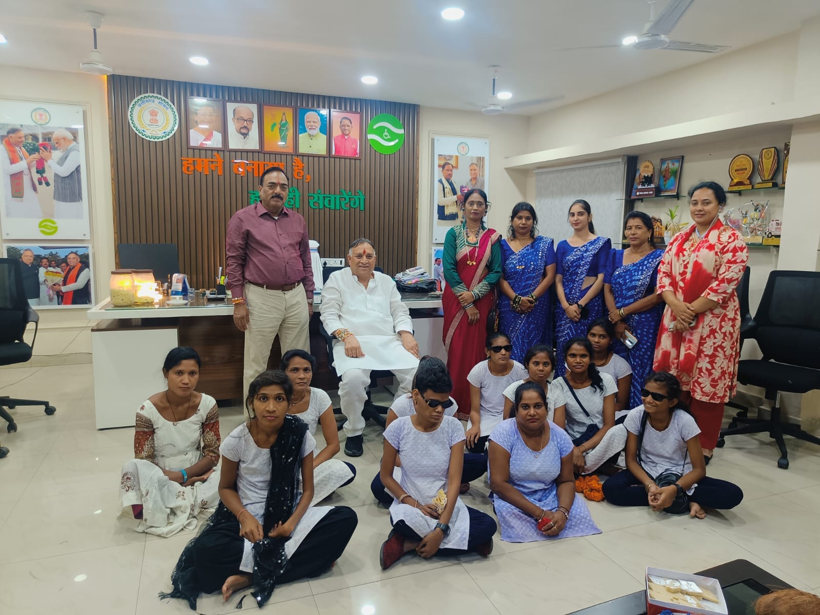 Raipur, Lokesh Kavadiya, Rakshabandhan, Disabled Finance and Development Corporation, disabled sisters, Tarini Nishad, Rajim, Chhattisgarh News, Khabargali