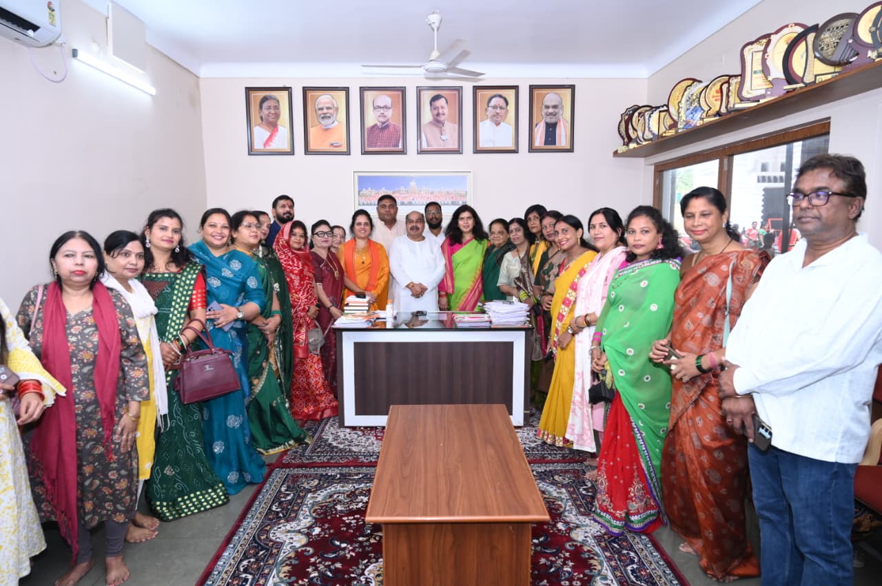 Raipur News, Jagannath Temple Gayatri Nagar, Raipur, MLA and President of Jagannath Seva Samiti Purandar Mishra, Raksha Sutra, 2100 women, Lord Jagannath, Chhattisgarh News, religious event, Khabargali