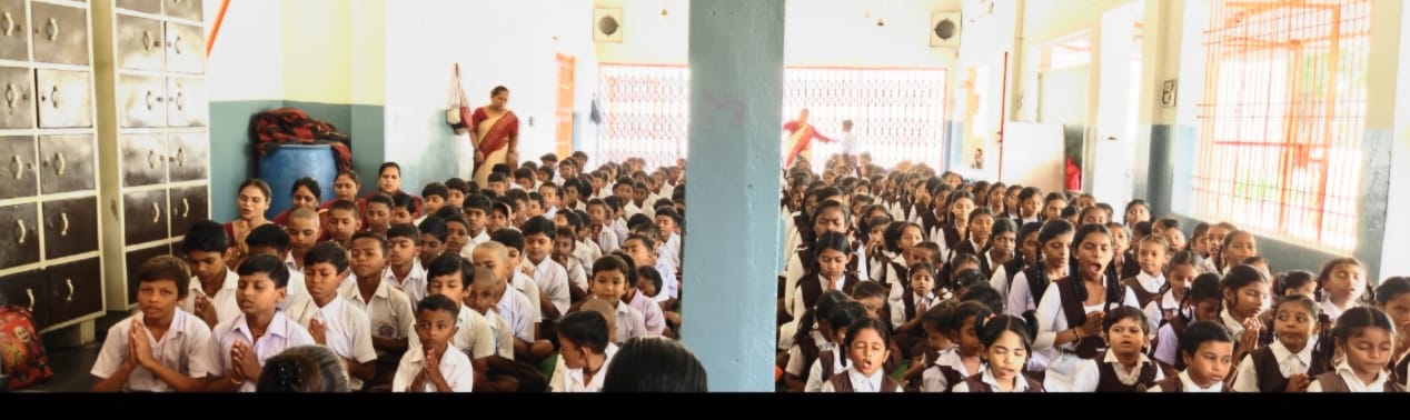 Eye donation, eye donation is a great donation, Dr. Dinesh Mishra, eye care, damage to eyes due to mobile, computer vision syndrome, glaucoma, cataract, 20 20 20 rules, National Eye Donation Fortnight, Saraswati Shishu Mandir Mathpuraina, Raipur, Chhattisgarh, Khabargali