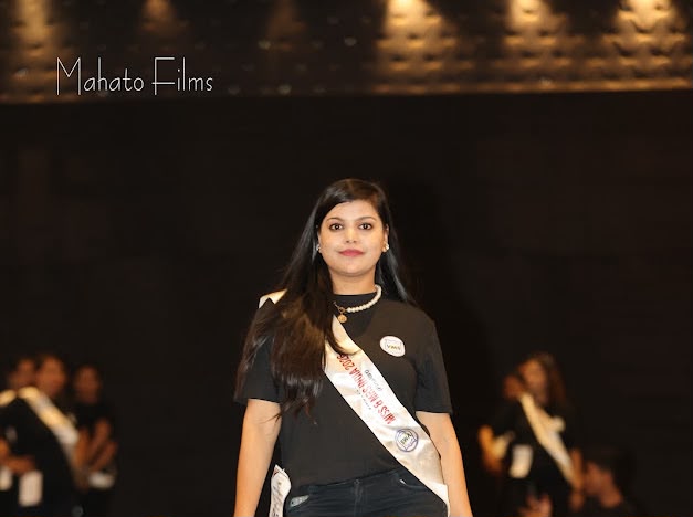 Mrs India Universe Asia 2026: Durg's daughter and Raipur's daughter-in-law Deepaksha Jain created history, founder of Jainam Academy, Chhattisgarh, Khabargali