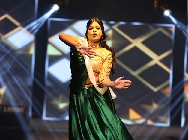 Mrs India Universe Asia 2026: Durg's daughter and Raipur's daughter-in-law Deepaksha Jain created history, founder of Jainam Academy, Chhattisgarh, Khabargali