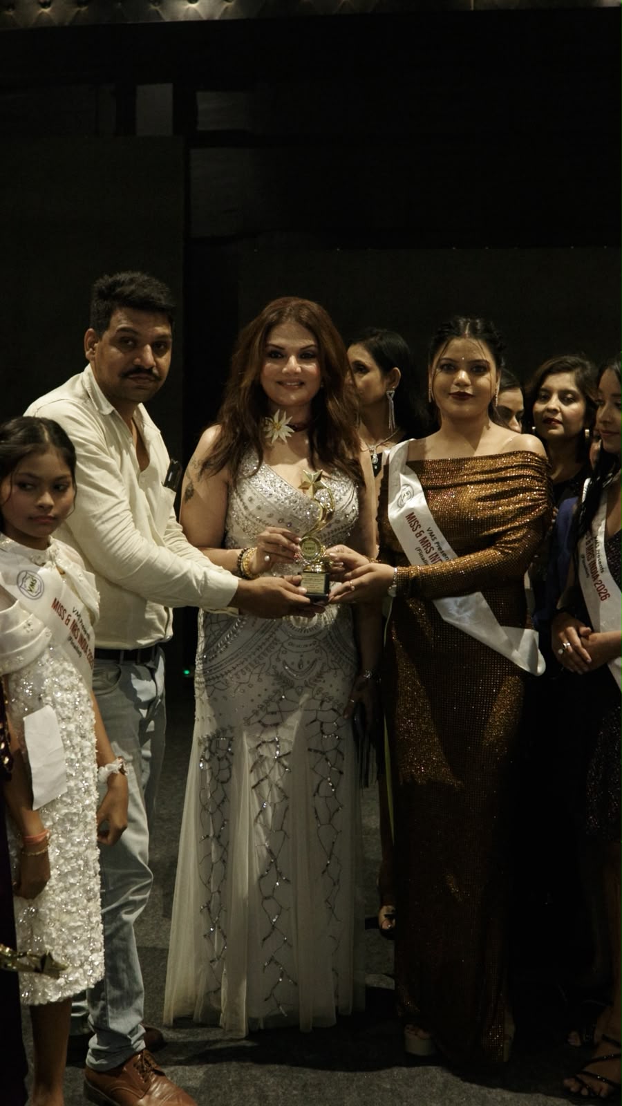 Jainam Academy, Deepak Jain, Bharat Gaurav Samman, Mrs India Universe Asia 2026, Raipur, Chhattisgarh, Education, Women Empowerment, Bollywood Actress Deepshikha Nagpal, Khabargali
