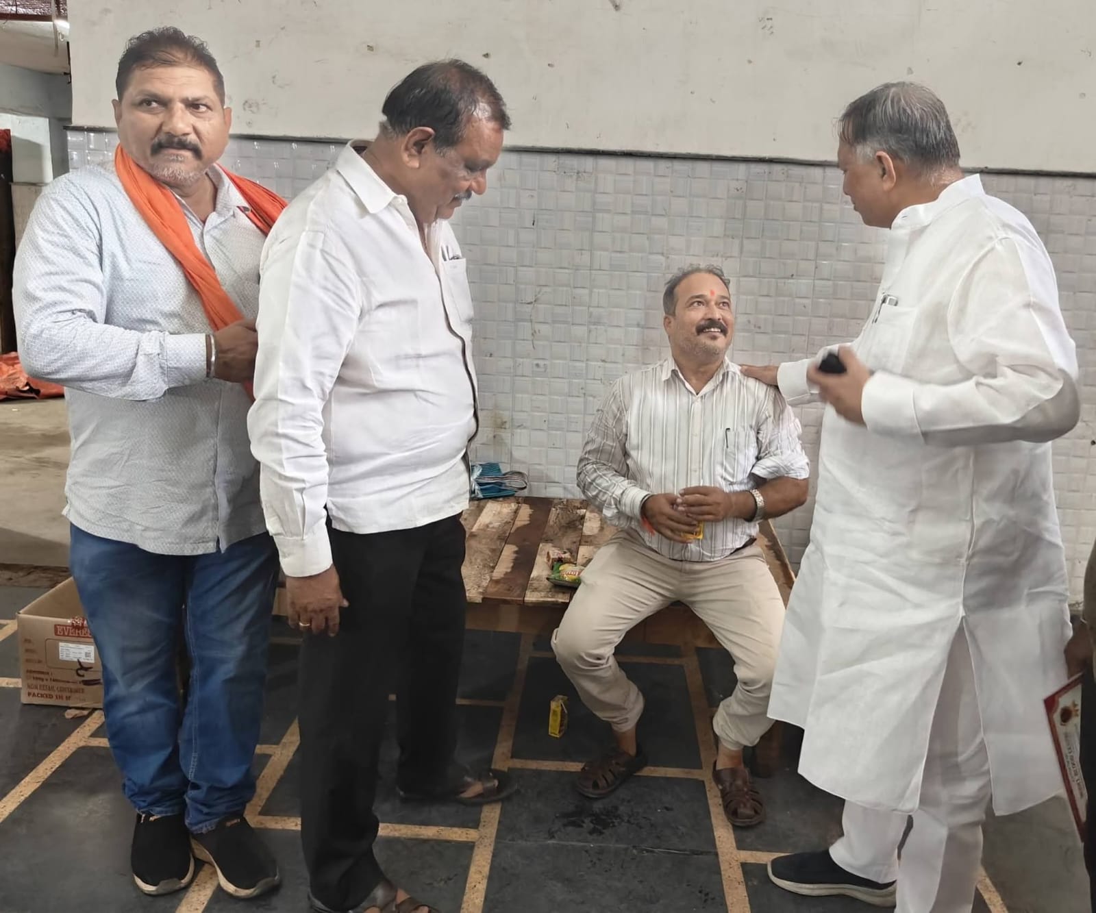 'Seva Sankalp Abhiyan' Service Pledge Campaign held on Prime Minister Narendra Modi's birthday; 218 people received free spectacles. The Shri Vishwakarma Samaj and Mahavir Intercontinental Service Organization organized a free eye check-up and spectacle distribution camp. Attendees included Lokesh Kavadia, Chairman of the Chhattisgarh Divyangjan Finance and Development Corporation, and Prafulla Vishwakarma, Chairman of the Chhattisgarh Iron Craftsmen Development Board. Raipur, Chhattisgarh – Khabargali.