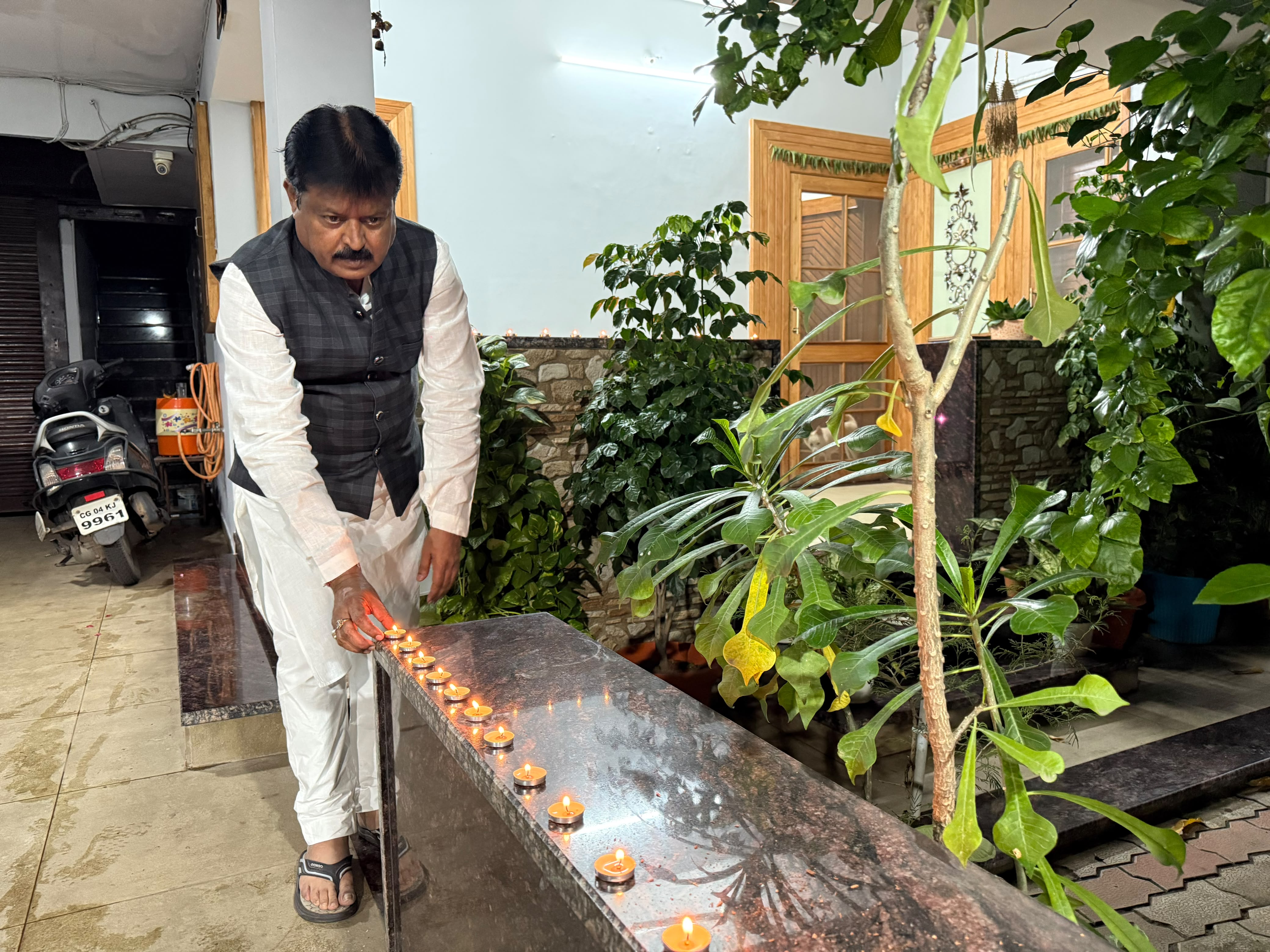 Chhattisgarh State Civil Supplies Corporation Chairman Sanjay Srivastava, Bhupesh Baghel, Narendra Modi, Blessing Lamp, Chhattisgarh Politics, Raipur News, Khabargali