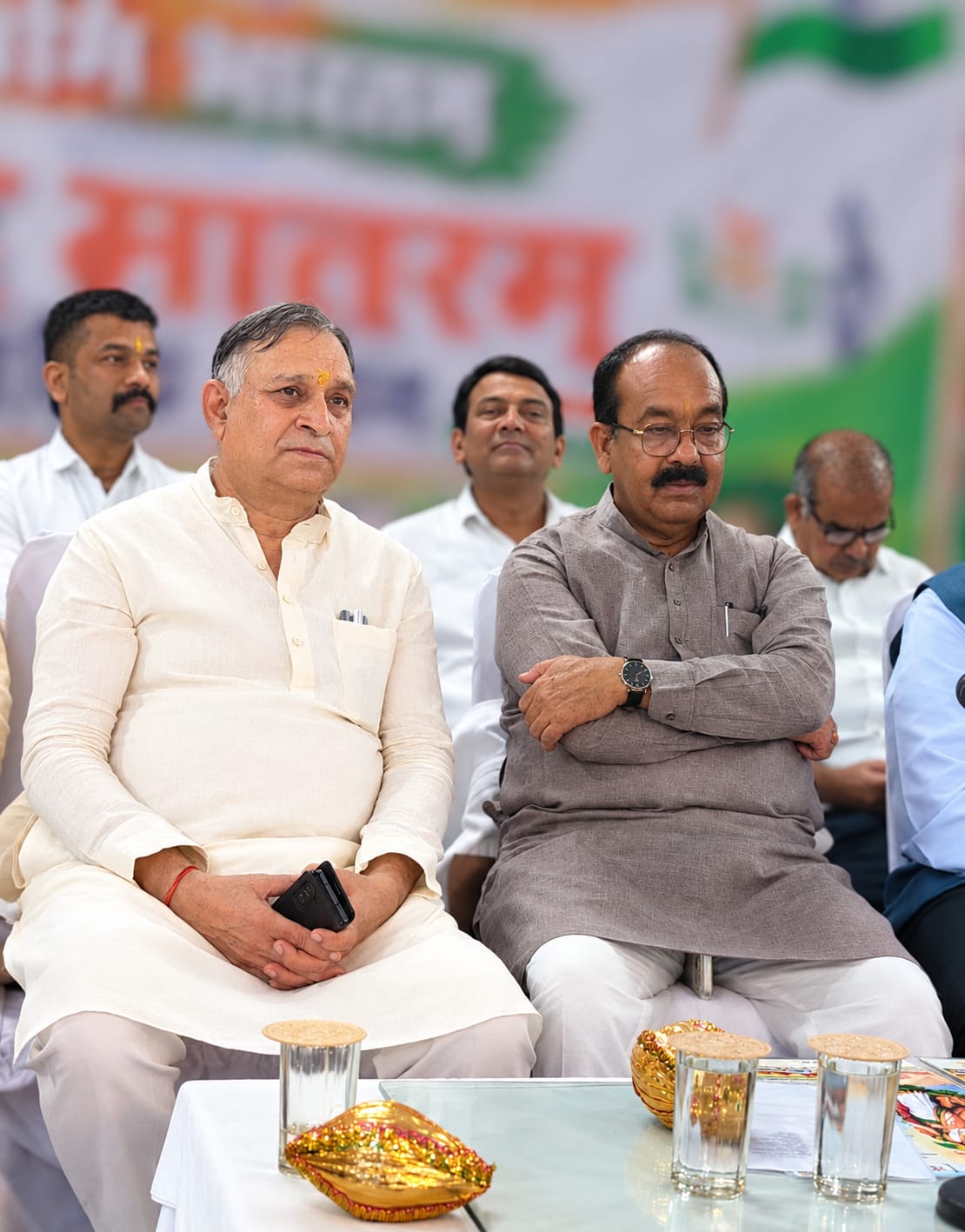 Mass rendition of Vande Mataram, Raipur News, Deputy Chief Minister Arun Sao, Lokesh Kavadia Chairman of the Chhattisgarh Divyangjan Finance and Development Corporation, Saraswati Shishu Mandir Raipur, 151 years of Vande Mataram, Guinness World Record, Chhattisgarh News, Khabargali