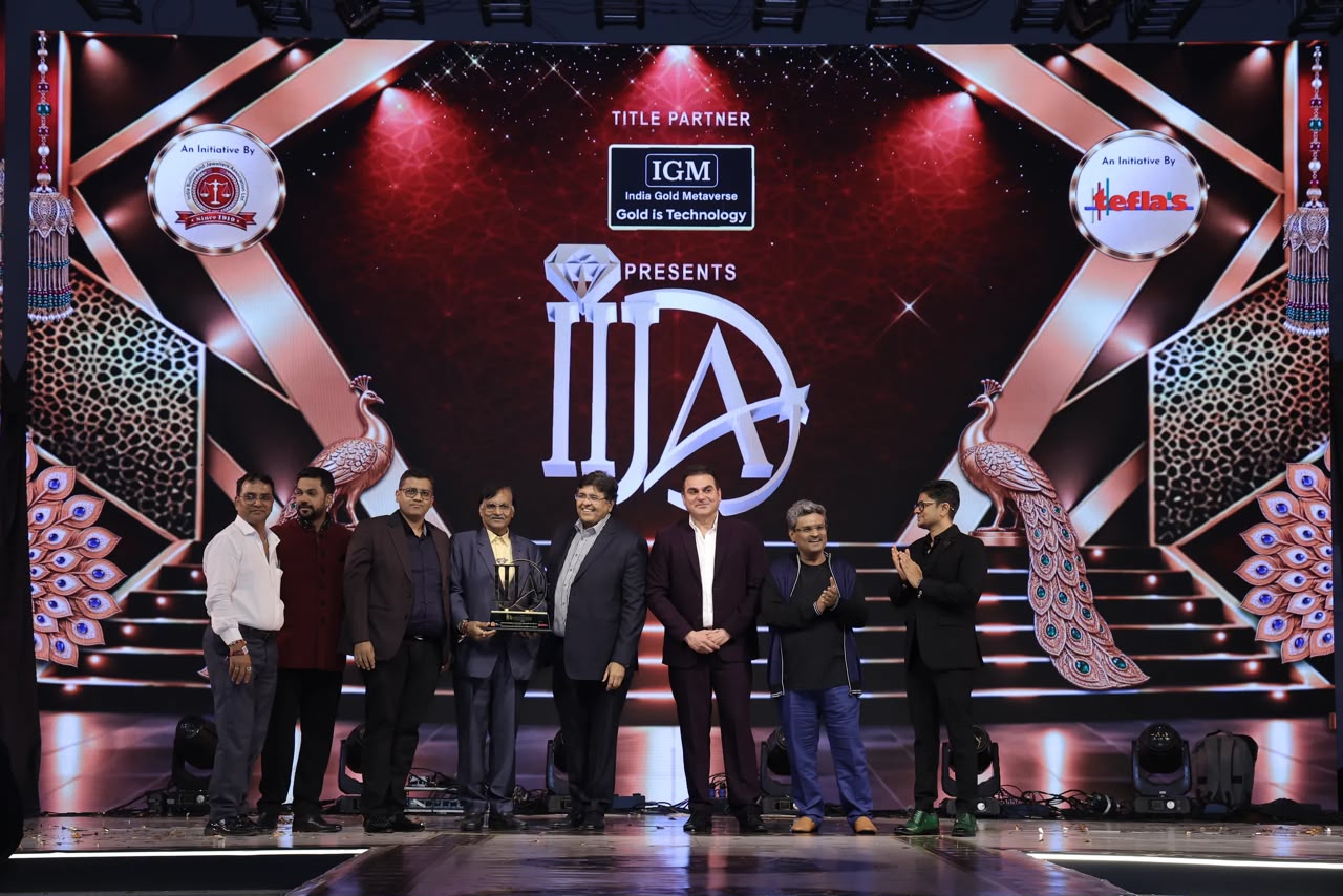 Anopchand Tilokchand Jewellers honoured with National Award, 'Most Emerging Jewellery Retailer', Tilokchand Bardia, Nitin Bardia, Sadar Bazar, Sarafa, Raipur, Chhattisgarh, Khabargali