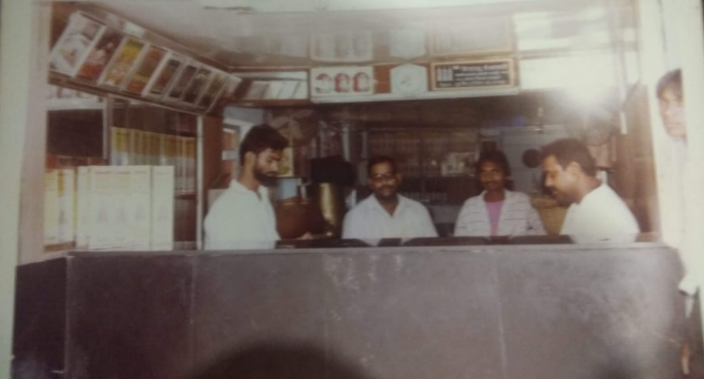 Banarsi Paan Shop, Bholenath Chaurasia, Vijay, Ajay Chaurasia, Corona, Died, Dubey Colony, Mova, Raipur, Chhattisgarh, Khabargali,