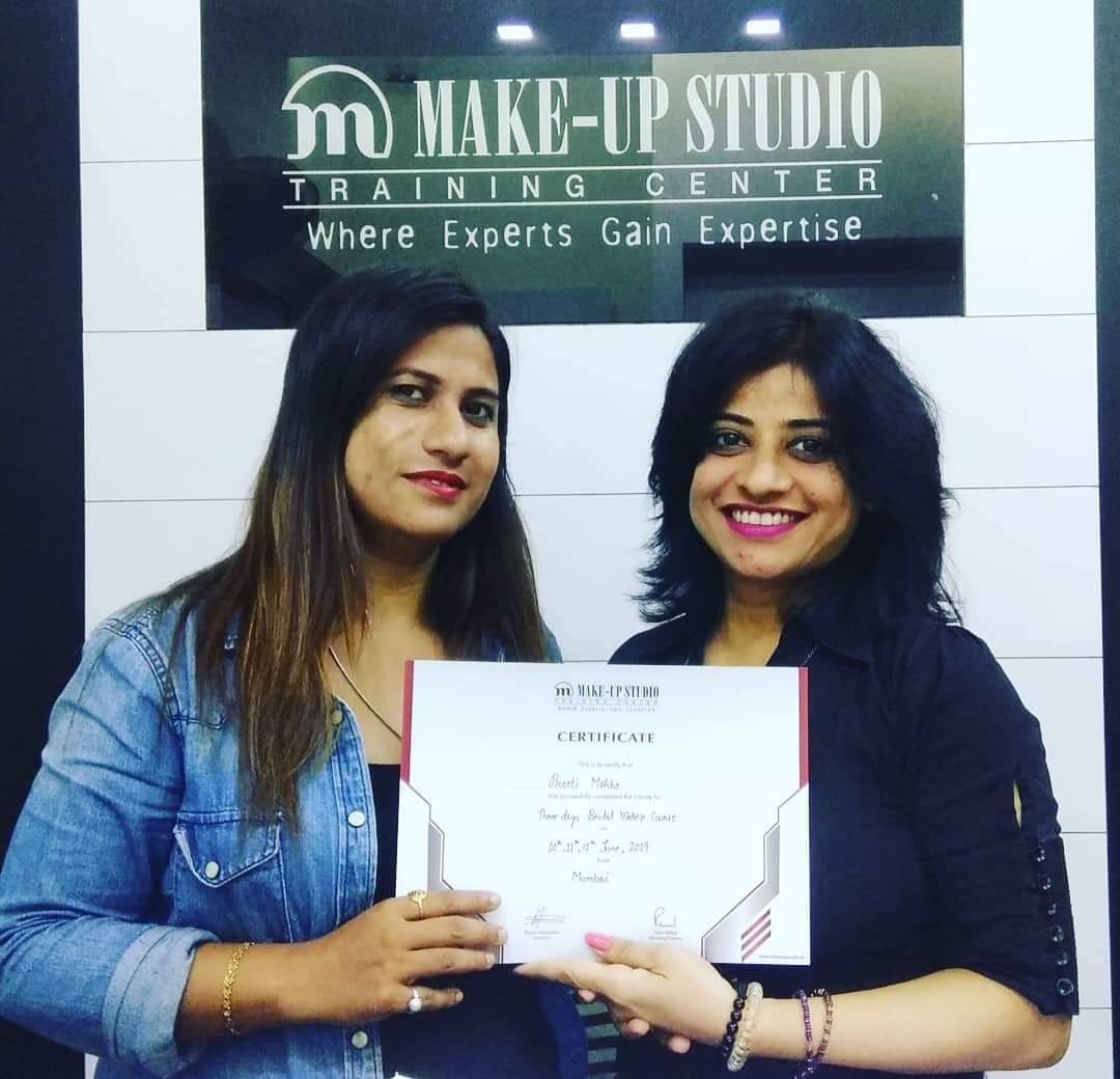 Preeti Mohbe, Celebrity Makeup Artist, Rajnandgaon, Raipur, Chhattisgarh's Famous World Tribal Day, Zee News, INH, Bharti, Sundar Singh, Dulhan Album Documentary, Movies, Fashion Show, Gangubai Glass Makeup, Khabargali