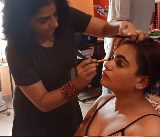 Preeti Mohbe, Celebrity Makeup Artist, Rajnandgaon, Raipur, Chhattisgarh's Famous World Tribal Day, Zee News, INH, Bharti, Sundar Singh, Dulhan Album Documentary, Movies, Fashion Show, Gangubai Glass Makeup, Khabargali