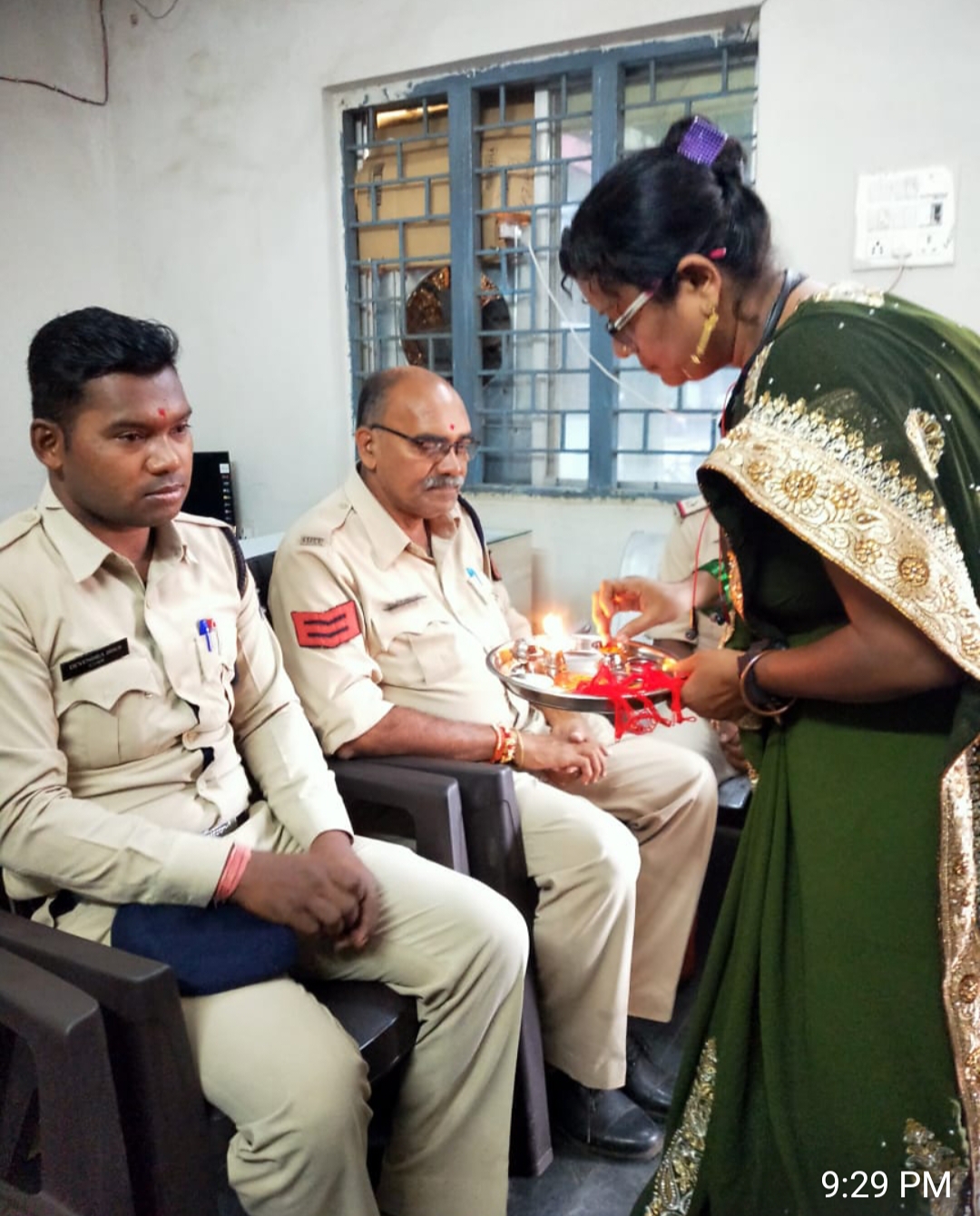 Rakhi to Khaki, Tejaswini Foundation, Traffic Police to the police brothers of Cyber ​​Police Station and Moudapara Police Station, Rajendra Nagar Police Station, Azad Chowk Police Station, Amanaka, Police Station, Mahila Police Station Civil Line, Golbazar, Gudhiyari, Additional Superintendent of Police Office, Harsha Sahu, Amrita Sharma  Anita Agarwal, Hemin Sahu, Manisha Sharma, Kiran Sahu, Neha Jain, Chanchal Thakur, Sapna Samundre, Raipur, Chhattisgarh, Khabargali