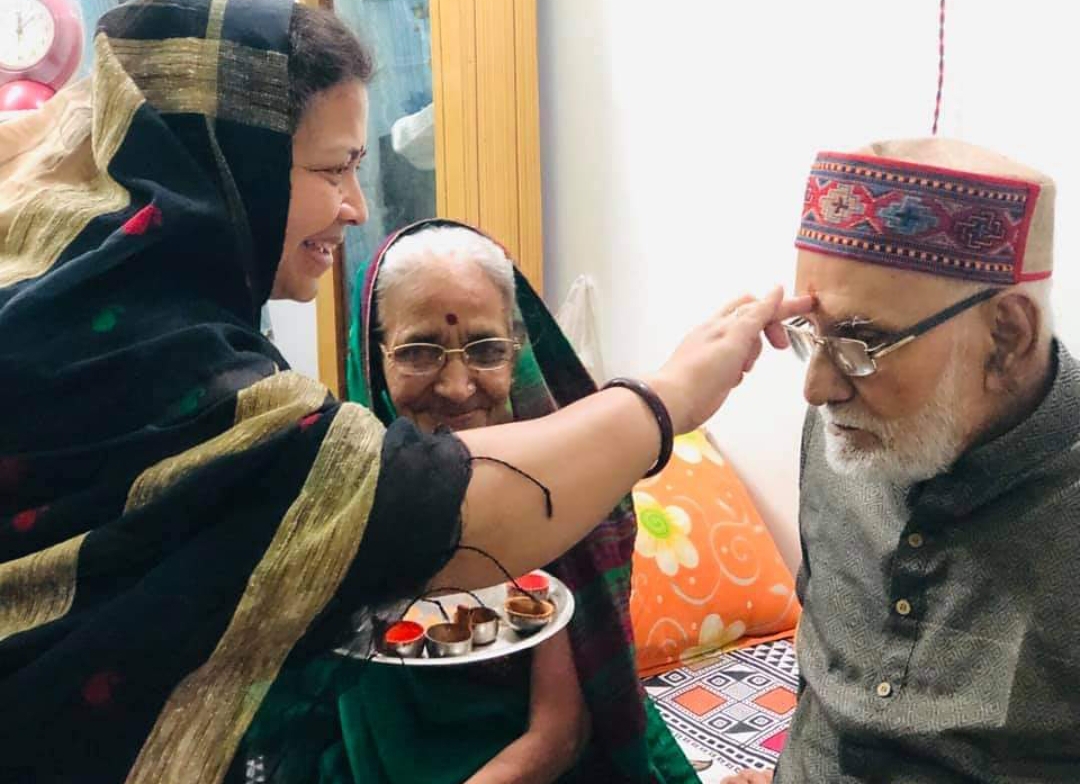 83 years old Mr. Mrityunjay Sharma, Trimbak Sharma, resident of Bhilai, Chhattisgarh, celebrated birthday and Father's Day on film theme,khabargali