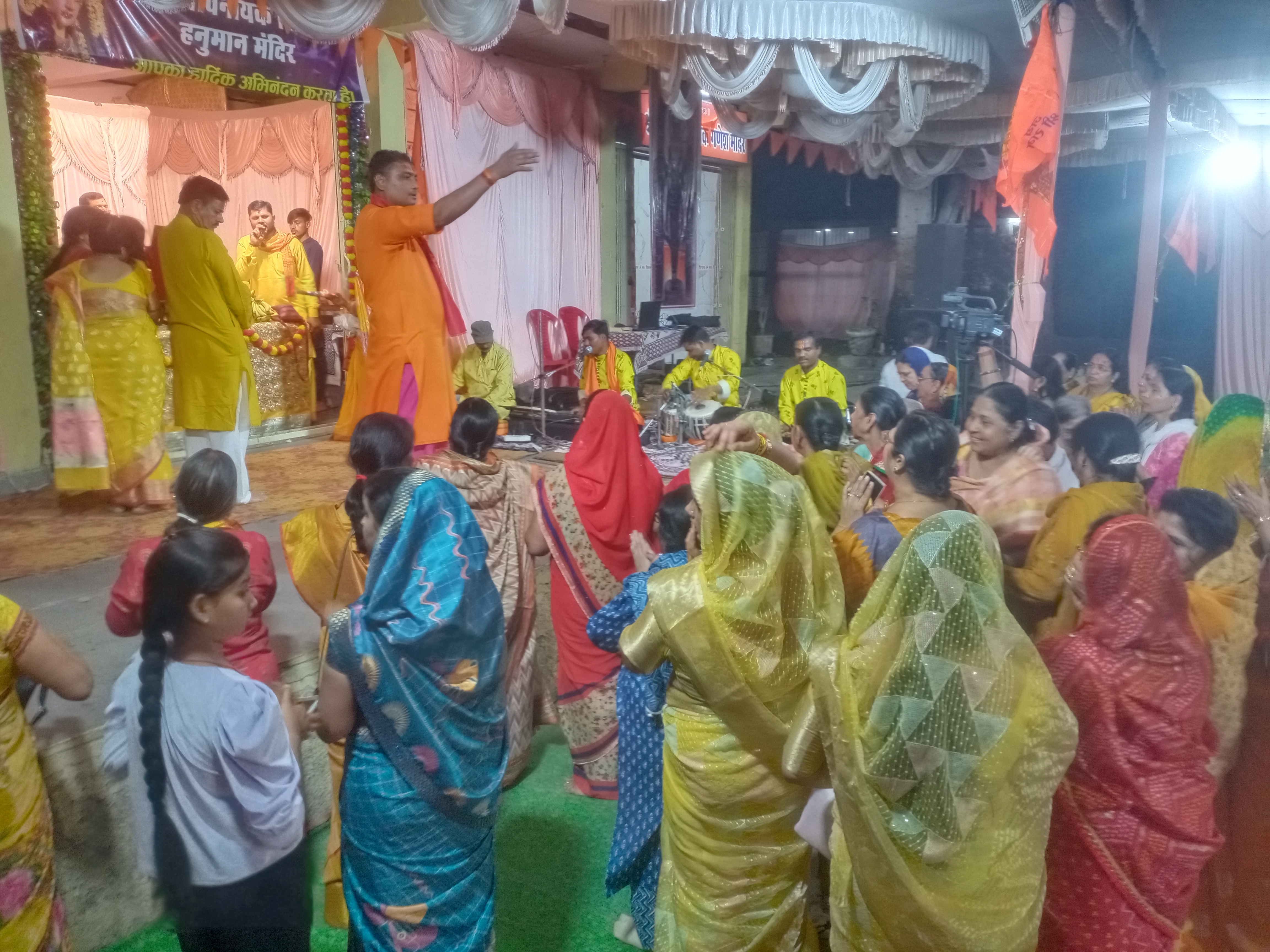 Shrimad Bhagwat Katha is the only means to attain God in Kalyug, Pandit Shivanand Maharaj, Siddha Vinayak Shiv Sai Hanuman Temple of Gayatri Nagar of the capital, Shrimad Bhagwat Katha started with Kalash Yatra, Raipur, Chhattisgarh, Khabargali.