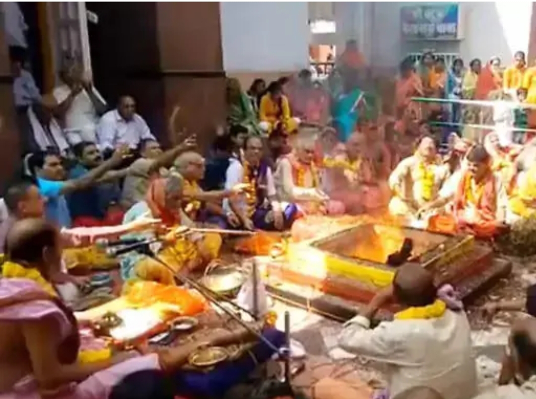 Havan Puja on Ashtami in Devi temples, Ashtami date of Chaitra Navratri, Mahamaya temple located in old colony, Akashvani Kali temple, Kankali temple, Amapara Sheetla temple, Banjari Mata University, Raipur, Chhattisgarh, Khabargali