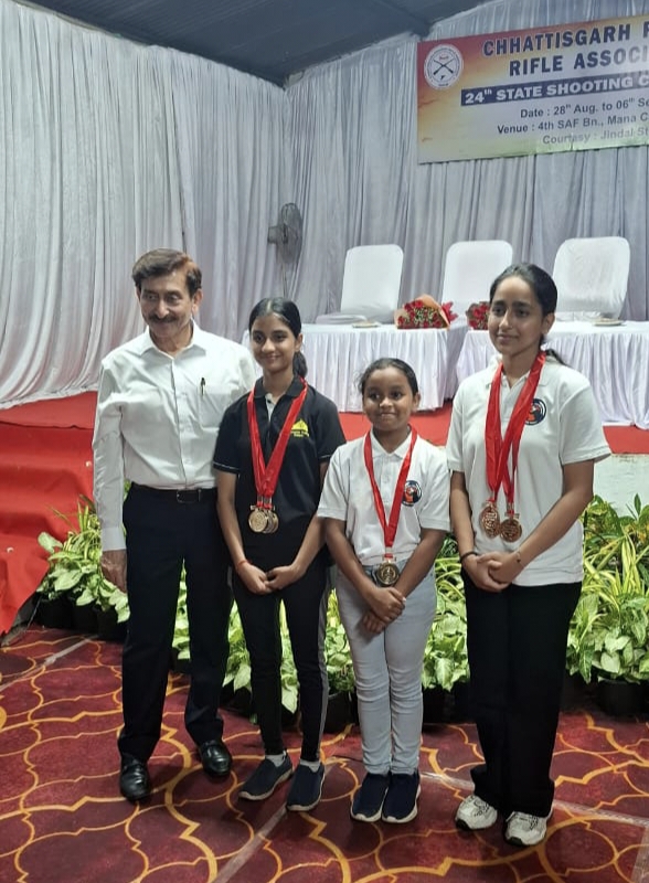 Players of Topgun Shooting Academy won the state level shooting competition, Raipur, Chhattisgarh, Khabargali