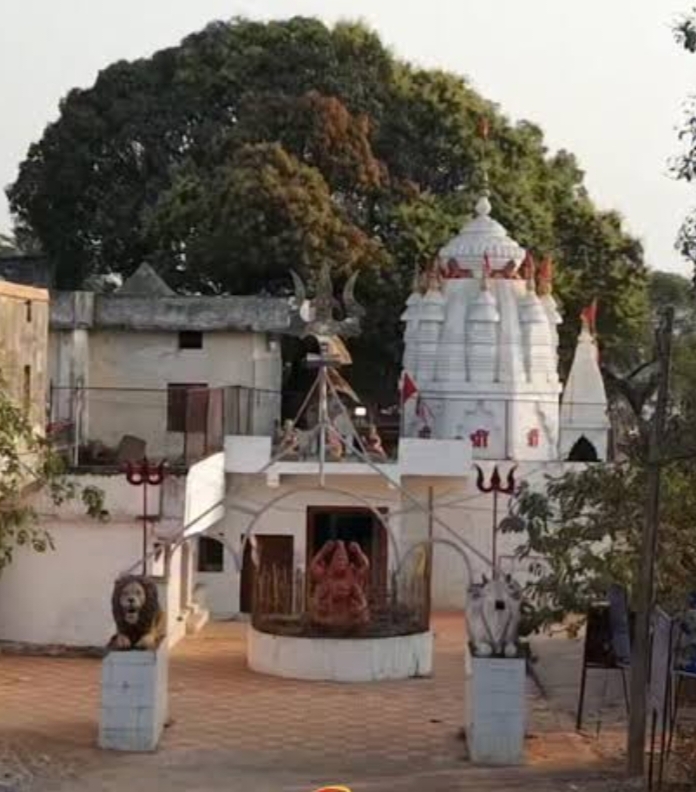Raipur Shiv Dham Navagaon Shiv Temple 9 leaf Belpatra Places to visit near Raipur Ancient Shiv Temple Chhattisgarh Kalchuri period Shiv Temple Sawan Shiv Temple Arang Shiv Dham Dau Agarwal family of Arang Khabargali