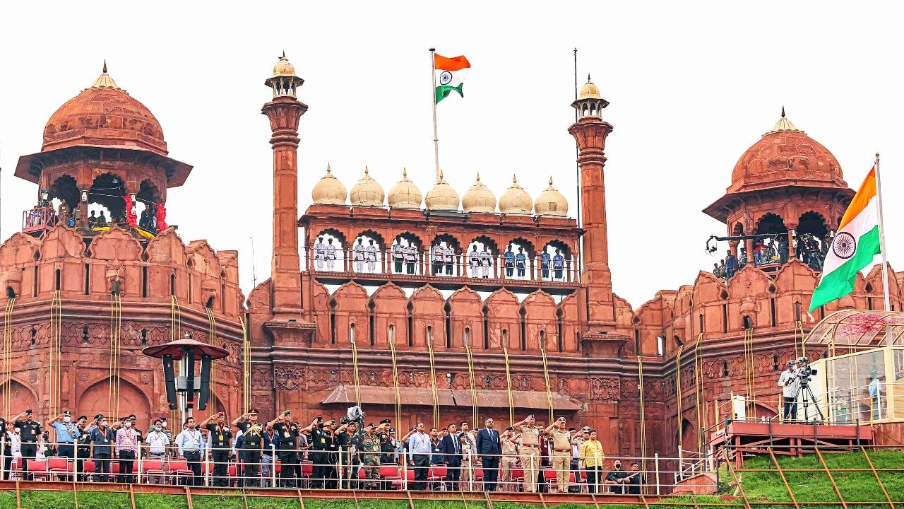 India, Hindustan, 77th Independence Day, PM Modi hoists the tricolor from the ramparts of the Red Fort for the 10th time, Mission against the evils of corruption, dynasty and appeasement, three facilities guaranteed, Prime Minister Narendra Modi, khabargali