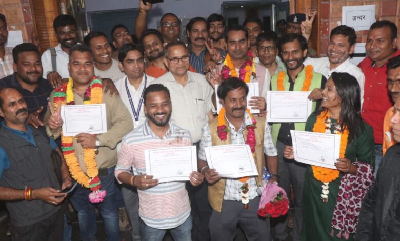 Sankalp Panel won in Raipur Press Club elections, journalists elected Prafulla Thakur as Press Club President, Sandeep Shukla became Vice President, Raman Halwai won the post of Treasurer while Trupti Soni and Arvind Sonwani for Joint Secretary, Chhattisgarh.  , Khabargali