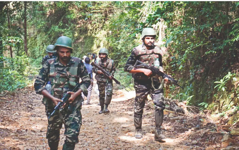 Biggest anti-naxal operation: 5 thousand soldiers surrounded 300 naxal leaders, face to face combat in Karregutta and Neelam Sarai hills on Chattisgarh-Telangana-Maharashtra border, Air Force also involved in the operation for the first time, Raipur, Jagdalpur, Bijapur, Khabargali