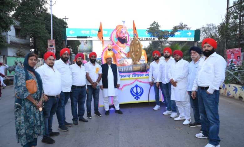 MLA Mishra welcomed Panch Pyaro on Canal Road, MLA Purandar Mishra joined the procession on Guru Gobind Singh Jayanti, Raipur, Chhattisgarh, Khabargali