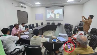 CM Bhupesh said Candy Crush is my favorite, now at 4400 level, Raman Singh took a dig, said - after November 17, I have to do full time here, Chhattisgarh, Khabargali