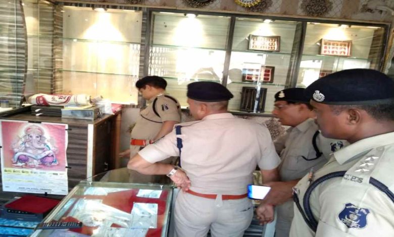 Bullion businessman murdered, shot, Amleshwar police station area, Tiranga Chowk, Smriti Jewellers, Surendra Kumar Soni, Wood Island Colony, Supari Killing, Jharkhand, CCTV footage, SP Dr. Abhishek Pallav, Chhattisgarh, Khabargali