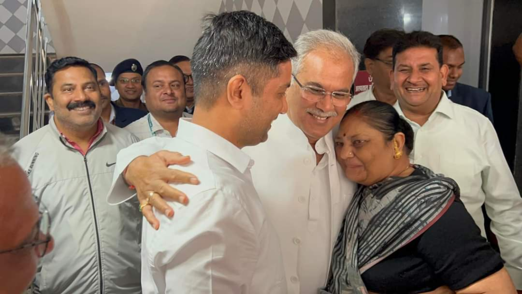 Grandfather, Chaitanya Baghel and daughter-in-law Khyati, Chief Minister of Chhattisgarh Bhupesh Baghel, khabargali