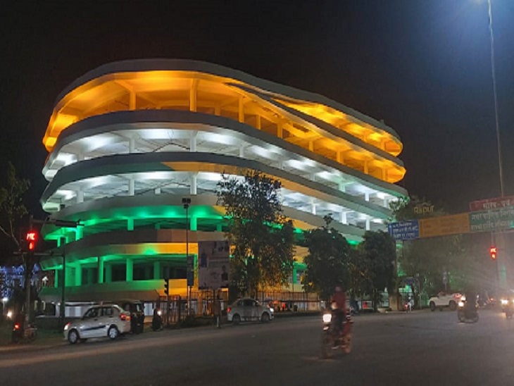 Multi Level Parking, Collectorate Office, Chief Minister Bhupesh Baghel, Former Prime Minister Bharat Ratna Late Shri Rajiv Gandhi Jayanti, Raipur Smart City Limited, Chhattisgarh, Ejaz Dhebar, Mohammad Akbar, Ravindra Choubey, Vikas Upadhyay, Kuldeep Juneja, Ajay Yadav, Commissioner of Municipal Corporation  Prabhat Malik, Khabargali