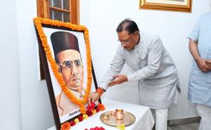 Chief Minister Vishnu Dev Sai paid tribute to Swatantryaveer Savarkar on his birth anniversary, Chhattisgarh, Khabargali