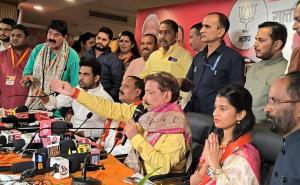 Folk singer Maithili Thakur joins BJP, may contest from this assembly seat hindi News latest News khabargali 
