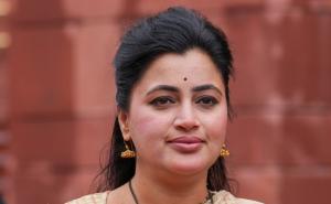 BJP leader receives gang rape threat, speed post sent to Navneet Rana hindi News latest News big News khabargali 