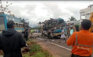 6 passengers killed, over 30 injured in a head-on collision between two buses in Tamil Nadu hindi News latest news khabargali 