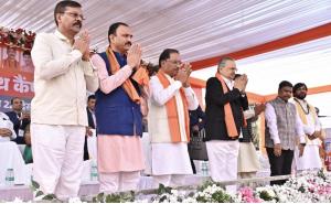 Chief Minister Vishnu Deo Sai grandly inaugurated the 5-day free Mega Health Camp 2025, organized from December 18 to 22 at the Ayurvedic College premises in Raipur, the capital city, on the auspicious occasion of the birth anniversary of Param Pujya Baba Guru Ghasidas Ji. The camp focuses on human service, social harmony, and health awareness. MLA Rajesh Munat, Raipur, Chhattisgarh, Khabargali