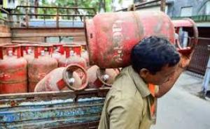Inflation hits in the new year, domestic gas cylinder price hiked by Rs 11